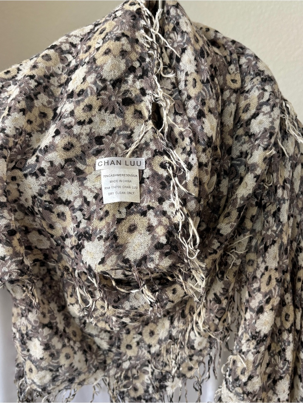 EUC Chan Luu Floral Cashmere Silk Scarf - Picture 3 of 4